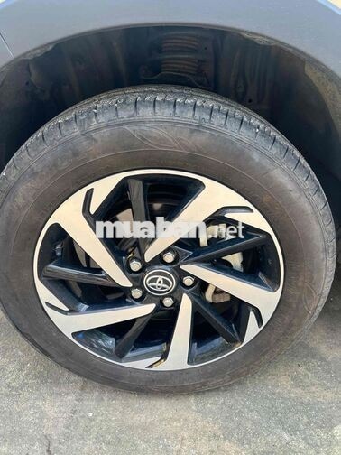 TOYOTA RUSH 7 CHỖ XĂNG TỰ ĐỘNG TRẮNG