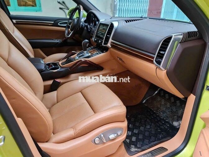 Porsche Cayenne 2016 Vàng chanh