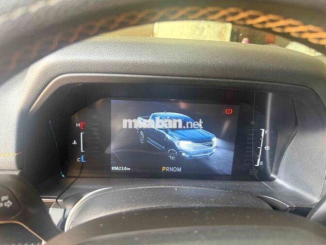 FORD RANGER WILDTRAK 2023 9 VẠN KM VÀNG ĐỒNG