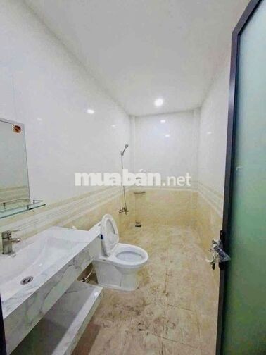 NHÀ MỚI XÂY 6*26. CẤP 4 : 2PN. SÂN RỘNG ( SẴN 2 MÁY LẠNH )