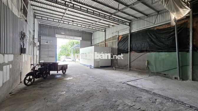 Cho thuê kho DT 400m2, đường xe tải, gần chợ Xuân Thới Sơn, Hóc Môn