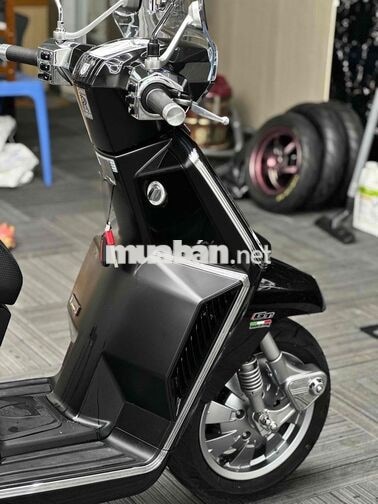 Lambretta X300 2026 400 km màu Đen