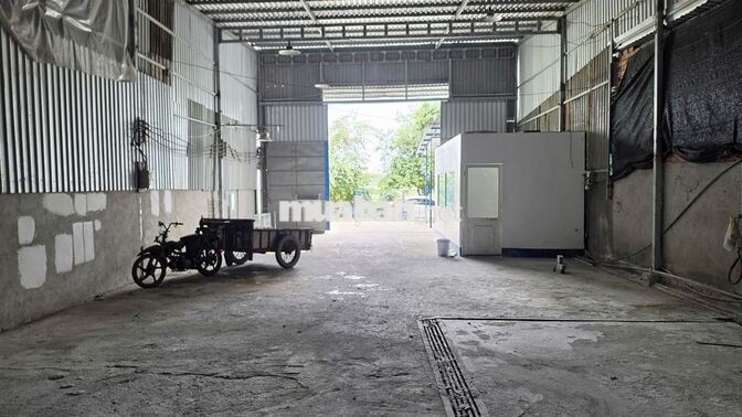 Cho thuê kho DT 400m2, đường xe tải, gần chợ Xuân Thới Sơn, Hóc Môn