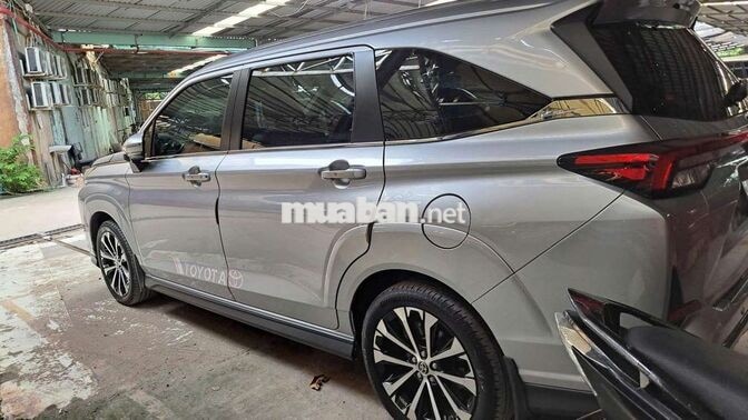 Toyota Veloz Cross 2023 Top 62633 km Bạc