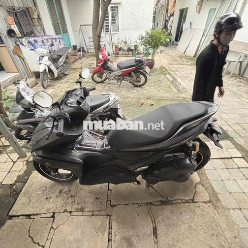 Yamaha NVX 2018 155cc Smartkey màu đen