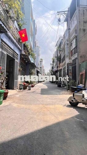 Nhà ngay Gò Mây, Khu nội bộ Hồ Văn Long, 3 tầng, 72m2, HXH 5.5m