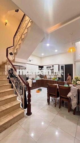 Nhà ngay Gò Mây, Khu nội bộ Hồ Văn Long, 3 tầng, 72m2, HXH 5.5m