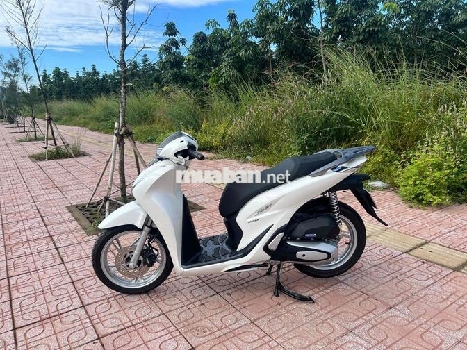 Honda SH 160 2024 5.000 km bán trả góp