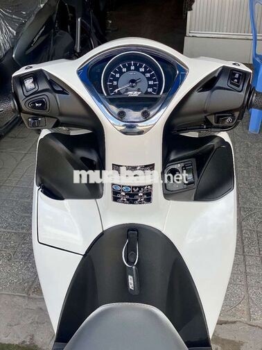 SH MODE CBS Đk 2025 Trắng Ngọc Trinh lướt 5.000Km