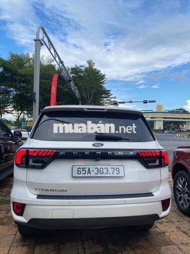 Ford Everest Titanium 2024 2.0L 4x2 AT-SX 2024
