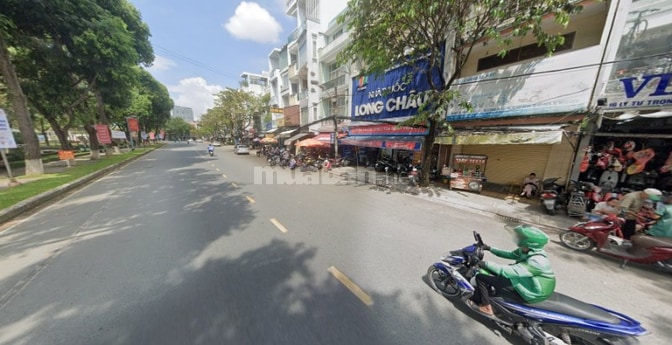 Bán nhà mặt tiền đường Lý Tự Trọng, 61.1 m2, 3 tầng, ngay trung tâm