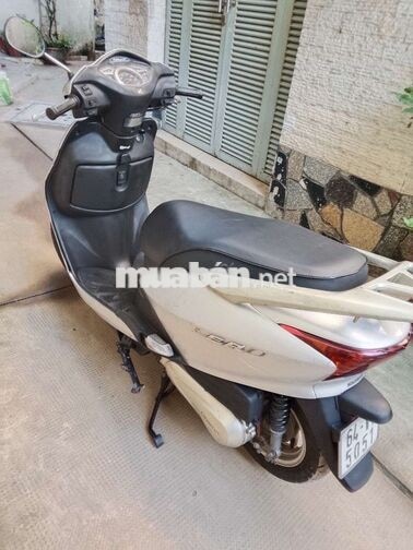 Honda Lead màu trắng