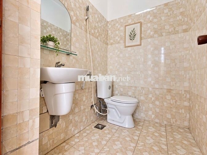 Studio cửa sổ trời siêu thoáng ánh sáng trực tiếp full nội thất 