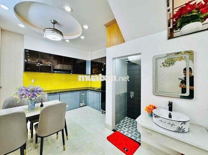 Nhà Full Nội Thất 3,6x10,5m 2Lầu (3PN 3WC) Hẻm 3,5m. Quang Trung