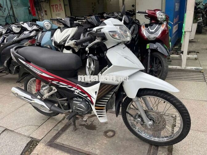 Honda Blade 2017 trắng đen 90%