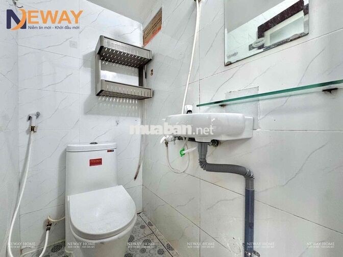 Phòng Có Gác Thoáng Mát Gần Ngã Tư Lạc Long Quân