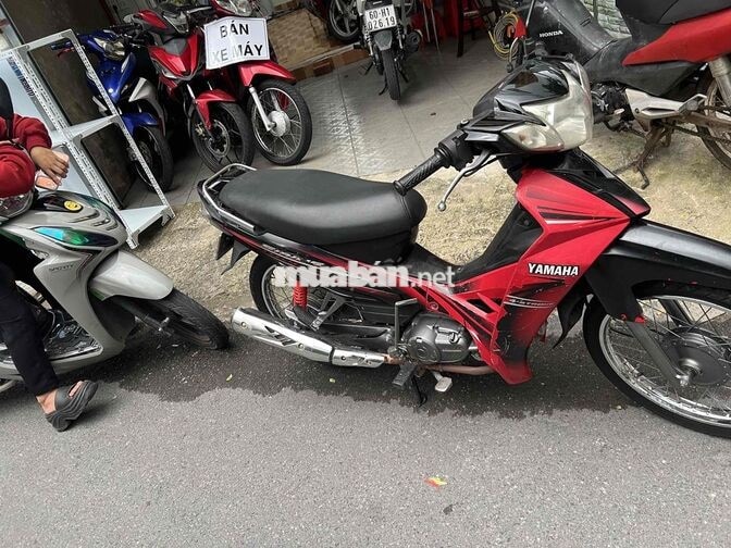 Yamaha Sirius màu đỏ đen