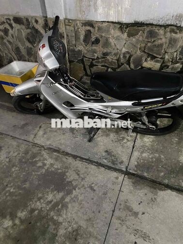 Honda Wave màu bạc