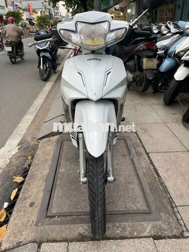 Honda Blade 2017 trắng đen 90%