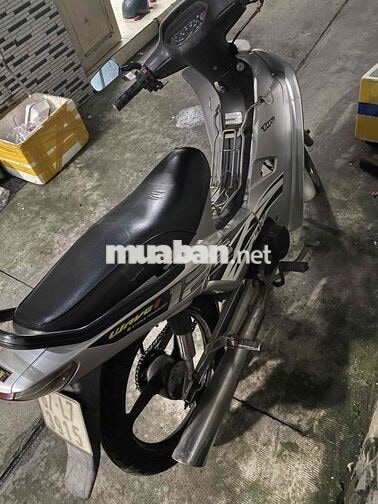 Honda Wave màu bạc