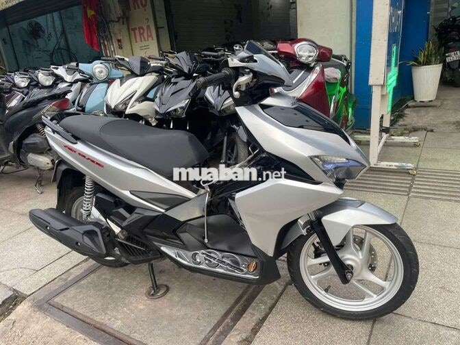 Honda Air Blade 2017 bạc đen