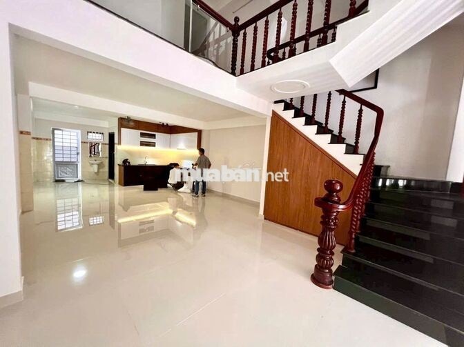 NHÀ 3 TẦNG MT NGUYỄN THỊ ĐỊNH 4PN