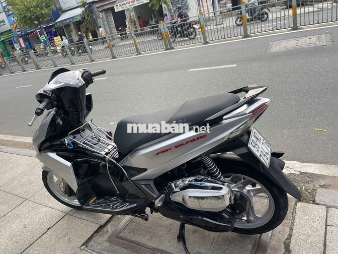 Honda Air Blade 2017 bạc đen
