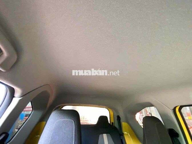 VinFast VF 3 2024 4 chỗ màu Vàng, pin thue
