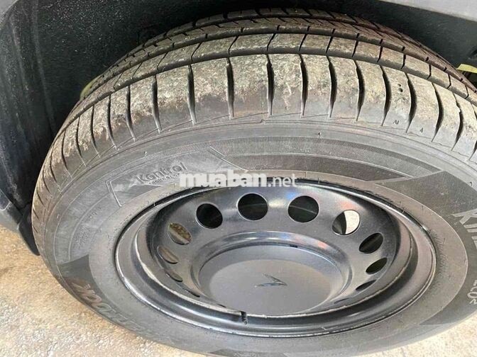 VinFast VF 3 2024 4 chỗ màu Vàng, pin thue
