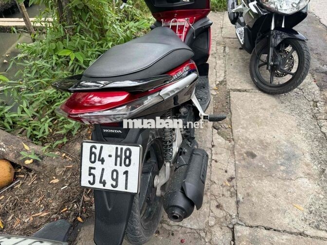 2 em  Honda Air Blade 2009 đỏ và đen
