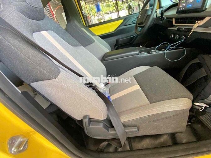 VinFast VF 3 2024 4 chỗ màu Vàng, pin thue
