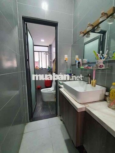 NHÀ TX21( SÂN XE HƠI )NGAY CHỢ MINH PHÁT 4PN 5WWC