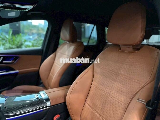 GLC 200 4MATIC chỉ 1.7xx triệu. SUV Đức mới 2 cầu