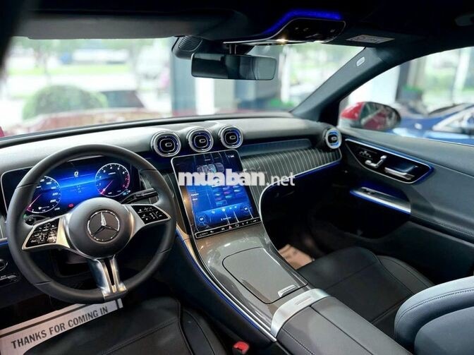 GLC 200 4MATIC chỉ 1.7xx triệu. SUV Đức mới 2 cầu