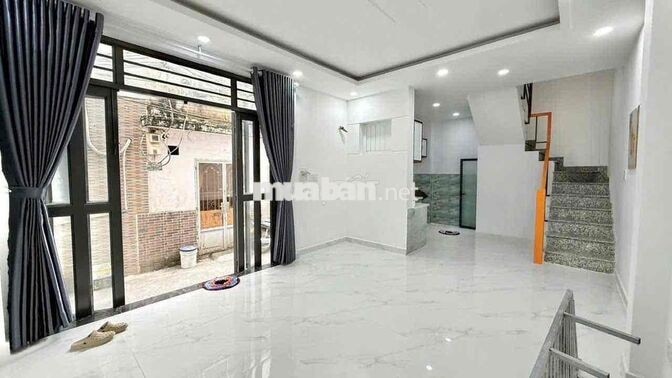 Trệt 2 lầu 4*10; 3pn mới Rẻ chốt lẹ