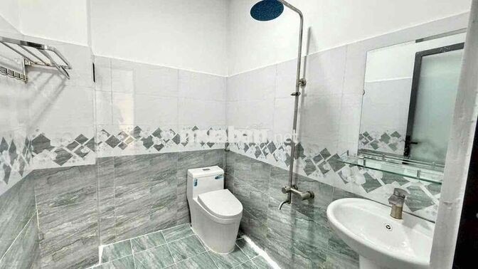 Trệt 2 lầu 4*10; 3pn mới Rẻ chốt lẹ