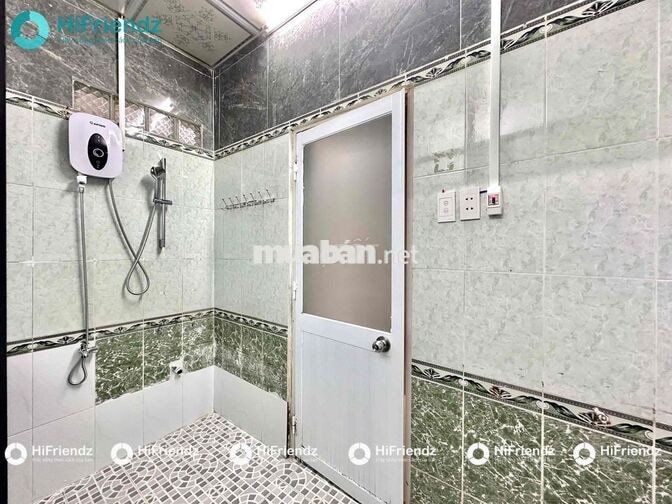 Trống sẵn Studio cửa sổ trời ngay bến xe Q8