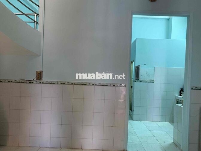 NHÀ BÁN chính chủ (Ngay góc chợ Long Xuyên) thương lượng ACE