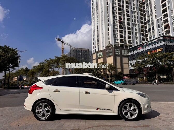 Ford Focus 2.0S Sport 2014 110.000km Trắng
