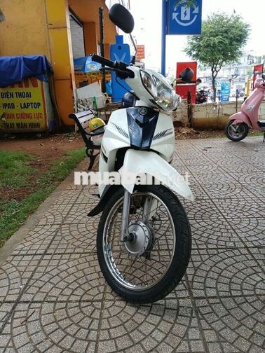 Yamaha Sirius trắng