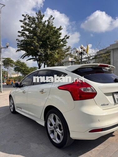 Ford Focus 2.0S Sport 2014 110.000km Trắng