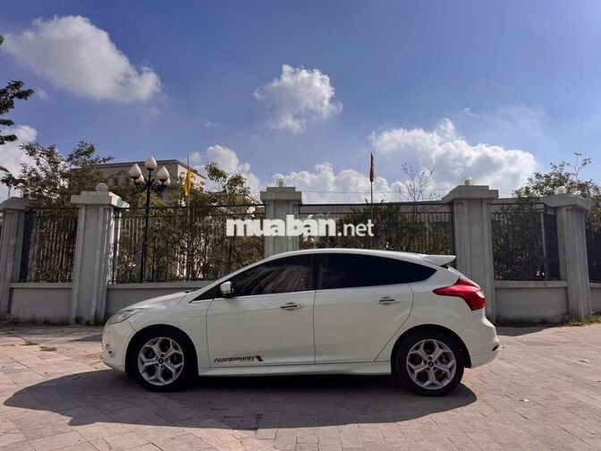 Ford Focus 2.0S Sport 2014 110.000km Trắng
