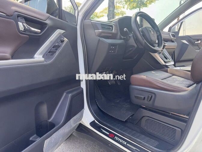 Toyota Innova Cross HEV 2025 Trắng 39.000km