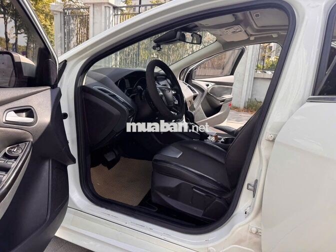 Ford Focus 2.0S Sport 2014 110.000km Trắng