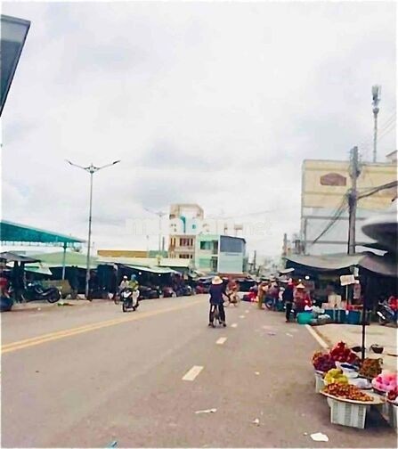 NHÀ BÁN chính chủ (Ngay góc chợ Long Xuyên) thương lượng ACE