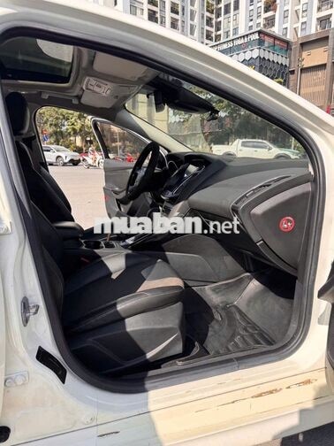 Ford Focus 2.0S Sport 2014 110.000km Trắng