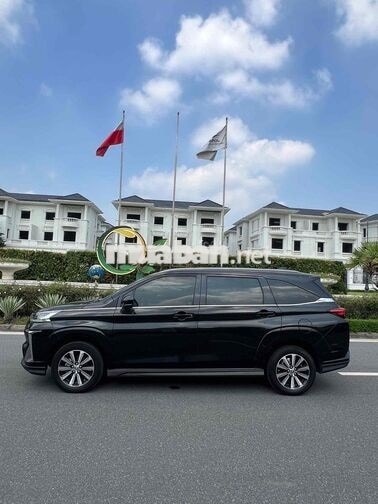 Toyota Veloz Cross 2023 Đen 7 chỗ