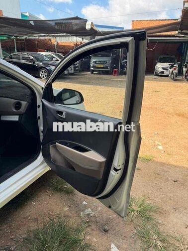 Hyundai Grand i10 2016 5 chỗ Trắng