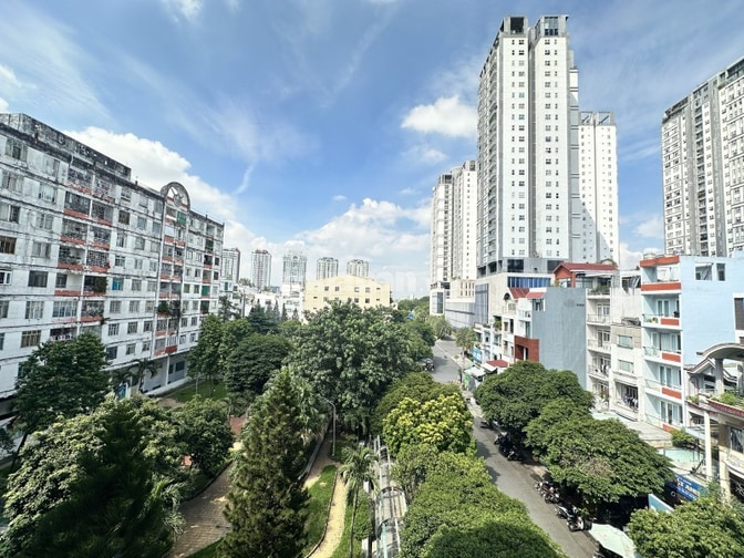 Chính chủ bán chung cư Hoà Bình Q10 - Ngay trường đua phú thọ