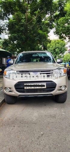 Ford Everest 2014 7 chỗ Ghi vàng